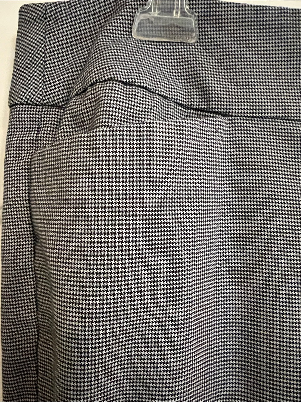 Ann Taylor Black and White Houndstooth Curvy Pants - Picture 4 of 8